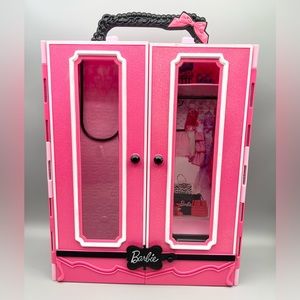 Toy Barbie Fashionista closet